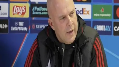 深圳队主场打破连败魔咒，挑战大连人新局